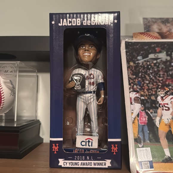 JACOB DEGROM 2018 NL CY YOUNG AWARD WINNER BOBBLEHEAD - Picture 8 of 8